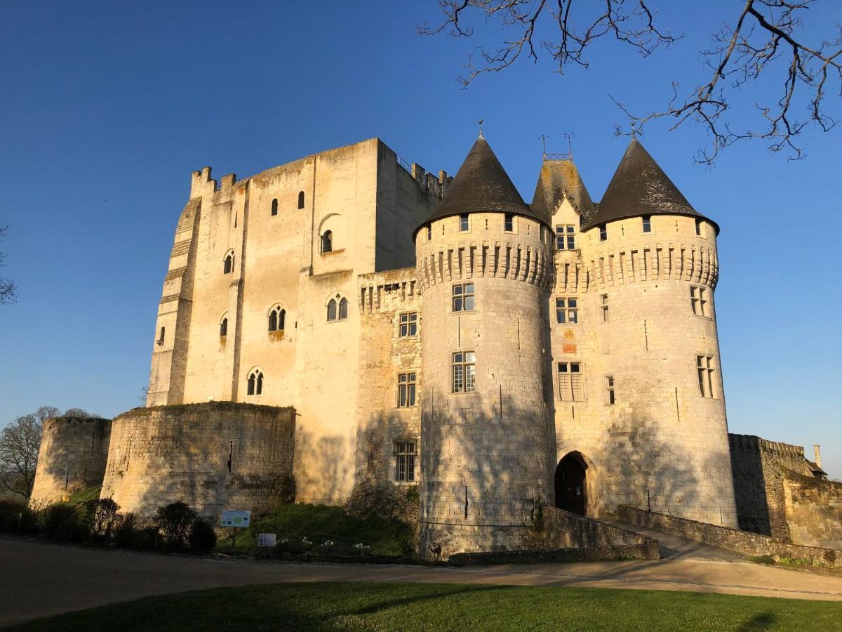 Les Marches Du Chateau - Gite Centre De Nogent-Le-Rotrou Exterior photo